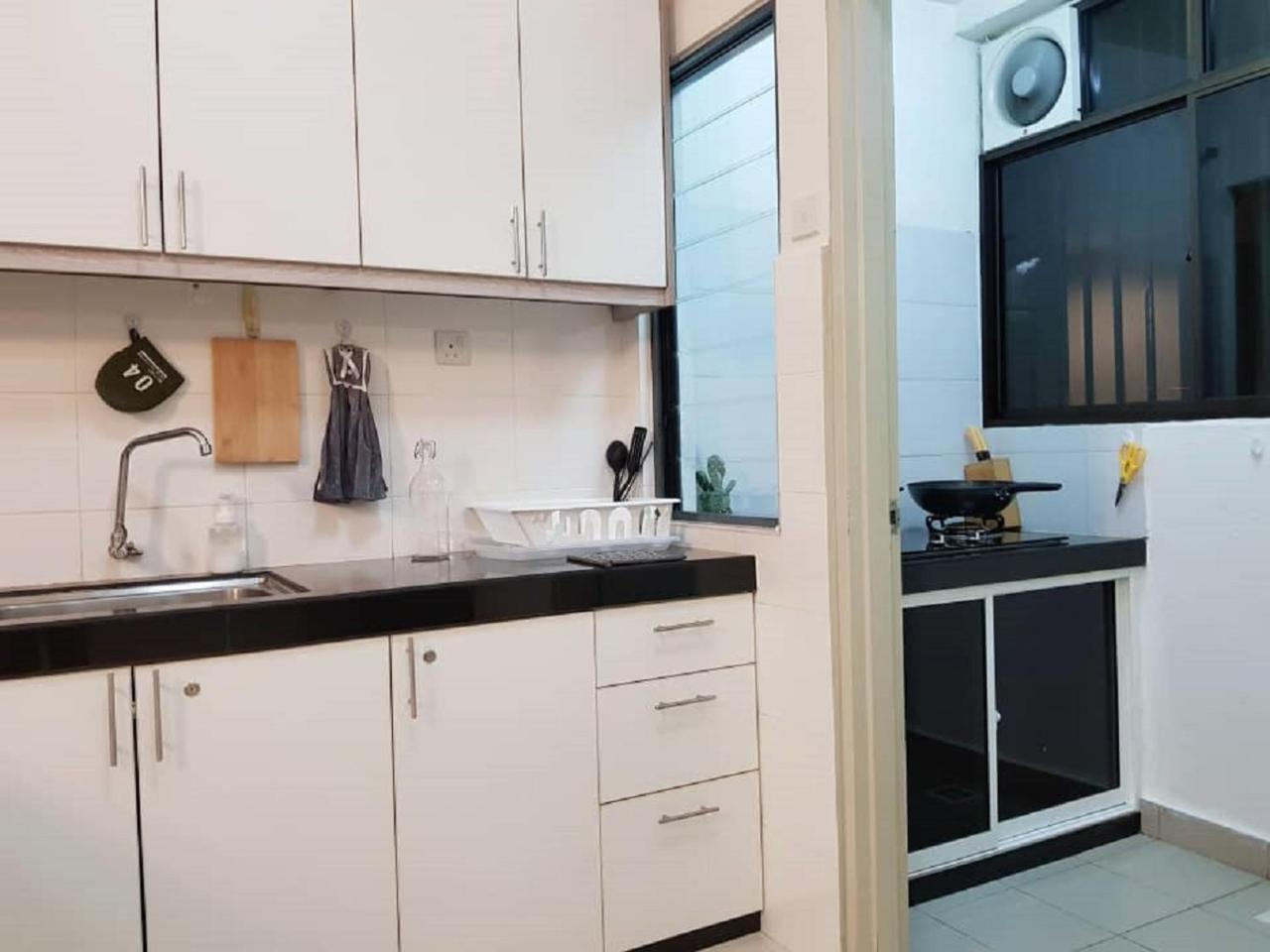 Puchong 8-12 Pax 5Min Lrt Cozy Apartment Ioi Mall Екстериор снимка